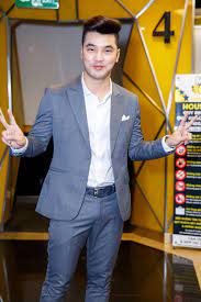 Phim hạnh phúc (happily ) xoay quanh câu chuyện về cặp vợ chồng tom và janet đã. Æ°ng Hoang Phuc Lam Láº¡i NgÆ°á»i Ta Noi Vá»›i Phong Cach Sai Gon XÆ°a Tin Tá»©c Má»›i Nháº¥t 24h Ä'á»c Bao Lao Ä'á»™ng Online Laodong Vn