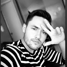 Ronald Vélez (@Ronaldvelez98)