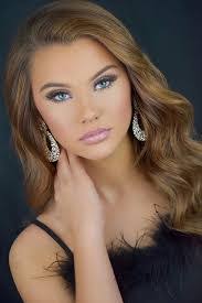 Elizabeth Sarchet's Instagram, Twitter & Facebook