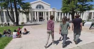 Oakland teachers union opens vote