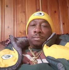 Huge Lips ?? here you go if you are looking for 26s thru 34s alloys w/huge  lips finish options -triple chrome with 3 yrs warranty -gloss black milled,  -pearl white, -rose gold..