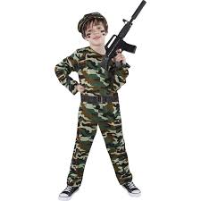 Compuesto por un conjunto de chaqueta y pantalón con estampado de camuflaje. Disfraz Soldado Militar Infantil