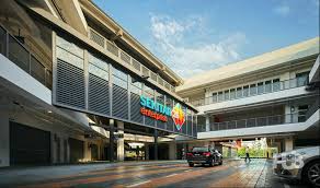 Di kawasan ini juga ditempatkan beberapa buah kawasan perindustrian yang utama di shah alam terutamanya di seksyen 26 yang menempatkan kilang milik proton. 5 Person Private Office Persiaran Hulu Selangor Seksyen 26 Shah Alam Selangor 40400 Office Hub