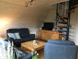 Gemutliches Ferienhaus Mit Eingezauntem Garten Und 2 Terrassen In 2020 Haus Deko Ferienhaus Eingezaunter Garten