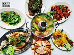 Mungkin sebab masa tu tak ramai lagi datang. Restoran Cerana Ikan Bakar Alai Melaka Malaysia