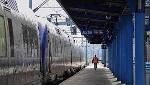 This lost film presumably features a train arriving at vincennes station.this lost film presumably features a train arriving at vincennes according to imdb, arrivée d'un train gare de vincennes is a lost film. De Nombreux Tgv Retardes En Auvergne Rhone Alpes A Cause D Installations Sncf Endommagees La Roche Sur Yon Maville Com