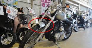 ボード damaged motorcycle のピン