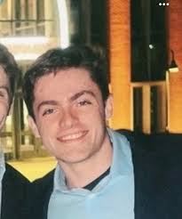 Hey everyone! My name's Fouad and I'm a 23-year-old engineer working in the  tech industry, looking for a like-minded roommate (or two, but ideally one)  preferably male, to team up and find