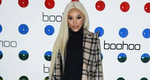 Doja cat was born amala ratna zandile dlamini on october 21, 1995 in los angeles, california to deborah elizabeth sawyer, a painter & dumisani dlamini, an actor. Who Are Doja Cat S Parents Dumisani Dlamini Deborah Sawyer