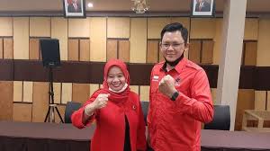 Alhamdulillah semua lancar dan prosesi pendaftaran dinyatakan diterima, katanya kepada wartawan usai proses pendaftaran cabup dan cawabup sleman di kpu sleman, minggu (06/09/2020). Profil Dan Biodata Kustini Sri Purnomo Calon Bupati Sleman Istri Bupati Sleman Sri Purnomo Tribun Jogja