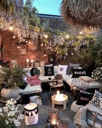 Get patio landscaping ideas from thousands of patio pictures, informative articles and videos. Fijne Zondag Credits Tres Jolie Sewingstudio Inspiratie Interieur Meubels Meubel Meubelonli Backyard Decor Patio Decor Small Balcony Decor