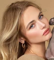 Heather McIntire (heatherm3711)