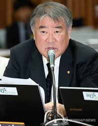의원, 다시 살다 작가 도빈,태선 총편수 총 32화 해외 의료 봉사를 갔다가 내전에 휘말렸다. ê¹€ìš°ë‚¨ ì˜ì› ì œì£¼ëŒ€ ëª…ì˜ˆ ë†í•™ë°•ì‚¬ í•™ìœ„ ë°›ì•„ ì—°í•©ë‰´ìŠ¤