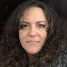 Be sure to check out your favorite Savanah Poulsen, live as she talks about  her tips and tricks for 3 days of curls!!! ♥