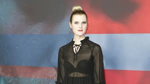 Mittlerweile ist sie selbstbewusst genug, um zu sich zu stehen, doch es war ein steiniger weg bis dahin. Nach Exit Das Denkt Lucy Uber Germany S Next Topmodel Aus Promiflash De