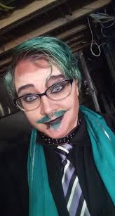 What is the correct way to make a trailer for a podcast show?