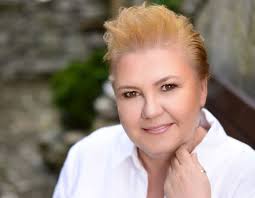 Iwona Ignatowska naczelną „Superlinii” i „Żyjmy Dłużej”