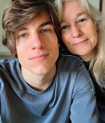 MY STEPSON'S FIANCÉE TOLD ME "ONLY REAL MOMS GET A SEAT AT THE FRONT" When  I married my husband, Nathan was six. His mother had left two years  earlier. My husband was