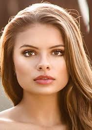 Fan Casting Meg Donnelly as Robin Barkley in Forever Young