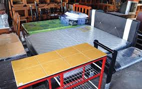 Mengupas keunikan perabot terpakai dari hotel lima bintang bersama pengasas kinpeun trading. Membeli Perabot Terpakai Ipoh Rmh