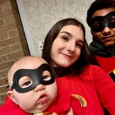 Can triplets participate in baby contest?