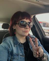 Kat Roberts (@micro.kat) • Instagram photos and videos