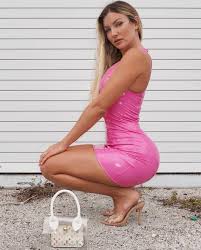 Cassandre Davis - Free pics, galleries & more at Babepedia