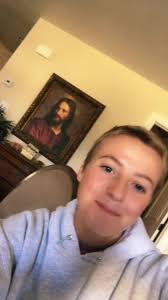 Isabelle Fee (@izzifeeee)