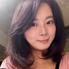 ·鹿角蕨-知識懶人包· 還在猶豫要不要入坑鹿角蕨嗎？ 掛在牆上美美的植物好不好照顧鹿角蕨習性、照顧方式用簡短可愛的圖文告你知！ . 【  各項商品可在蝦皮商店購買】 https://shopee.tw/doromon01 【 月曆｜桌曆｜酷卡限時8折優惠到3月底！】