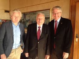 Dessuten er vi medlem av den internasjonale organisasjonen teleflor international, noe som innebærer at vi kan hjelpe deg med å sende blomster over hele verden. Fabian Stang Det Er Sjelden Jeg Anbefaler Tv Program Men Gjor Et Unntak I Dag Fordi Det Var Sa Spennende A Mote Kennedys Livvakt Clint Hill Han Portretteres Av Oyvind Fjeldheim I