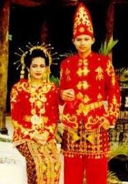 Rumah adat pewaris pakaian adat tradisional kulavi (donggala) tari maengket senjata keris. 36 Pakaian Adat Indonesia By Azamku Com Ideas Traditional Outfits Traditional Dresses Traditional Fashion