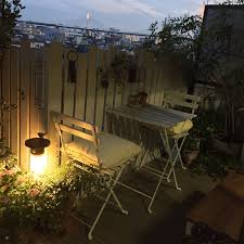 100均etc ベランダをおしゃれにdiy 簡単にできる方法をご紹介 folk ベランダ 小さなバルコニー 庭 ベランダ diy