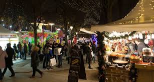Parmi les nombreux marchés de noël de paris, ceux que vous ne devez certainement pas ratez sont : France Pas De Marche De Noel Sur Les Champs Elysees Cette Annee Le Quotidien
