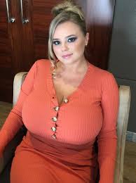 Vivian Blush - 照片| Facebook