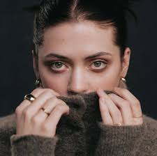 lizzymcalpine for @readdork photographer @baeth executive producers  @simonchasalow @tonypillow producer @taliiweizman production manager  @bella_danzi production coordinator @natallejastrow Iighting director  @damnhumble Id assist: @evancroker digitech ...