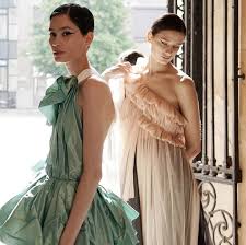 When it comes to deciding what to wear to a wedding, it's not always just about the dress. 21 Best Wedding Hairstyles Bride Wedding Guest And Maid Of Honor Hairstyles
