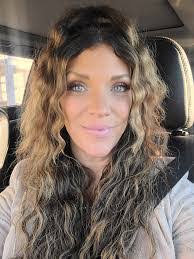 Linda Landreth's Instagram, Twitter & Facebook