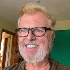 Continuing with my top 5 favorite DJ Shadow related music videos, here's  number 4: Unkle's “Rabbit In Your Headlights” (1998). Directed by the  inimitable Jonathan Glazer, this video was initially banned by