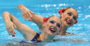 Pin By Emily Dahm On Synchronized Swimming Synchronized Swimming Swimmer Swimming