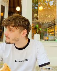 Brian Romeo (@eairdie) • Instagram photos and videos