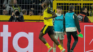 Dortmund outclass Bremen to tighten grip on second spot