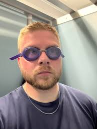 Hello! 😁 I'm swimming 20km, all breaststroke, through to the end of  September to raise money for Refugee Action. 🏊‍♂️ Another 1km today, which  brings me up to 8.7km in total. We