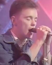 Un día como hoy, pero de 1956, nace Bernard Albrecht, más conocido como  Bernard Sumner 🖤🎉, Sumner es un músico británico y fundador de proyectos  históricos de la música como Joy Division y New Order, ...