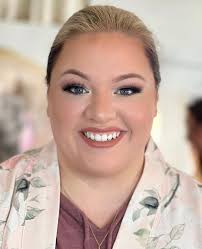 Hi! I'm looking for a make up artist to do my makeup for our engagement  photos