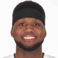 Carlton Bragg's Instagram, Twitter & Facebook