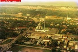 A(z) an'nur jamek mosque helyre vonatkozó : World Beautiful Mosques Pictures