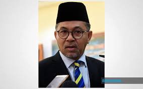 Peniaga pasar malam dituduh bakar kereta mufti perlis. Bernama Pkp Nat Dibenarkan Beroperasi Di Perlis Pasar Malam Ditukar Kepada Pasar Pagi