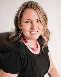 Michelle Risser's Instagram, Twitter & Facebook