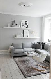 Effektvolle Wohnzimmer Wandgestaltung Kreatives Graues Design Zimmer Regale An Der Wan Wohnzimmer Gestalten Wandgestaltung Wohnzimmer Wanddekoration Wohnzimmer