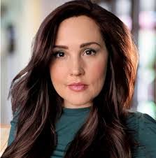 Daniel Hellmuth's Instagram, Twitter & Facebook